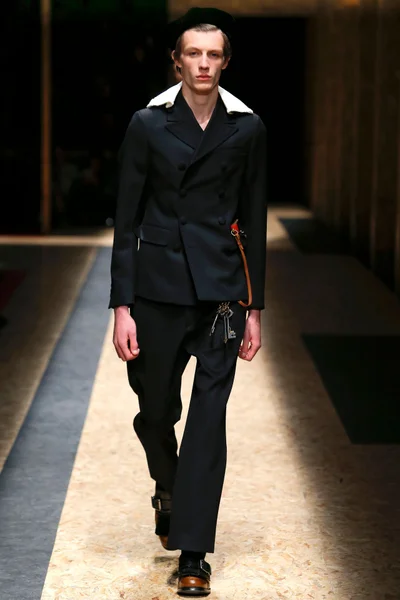 Look 32